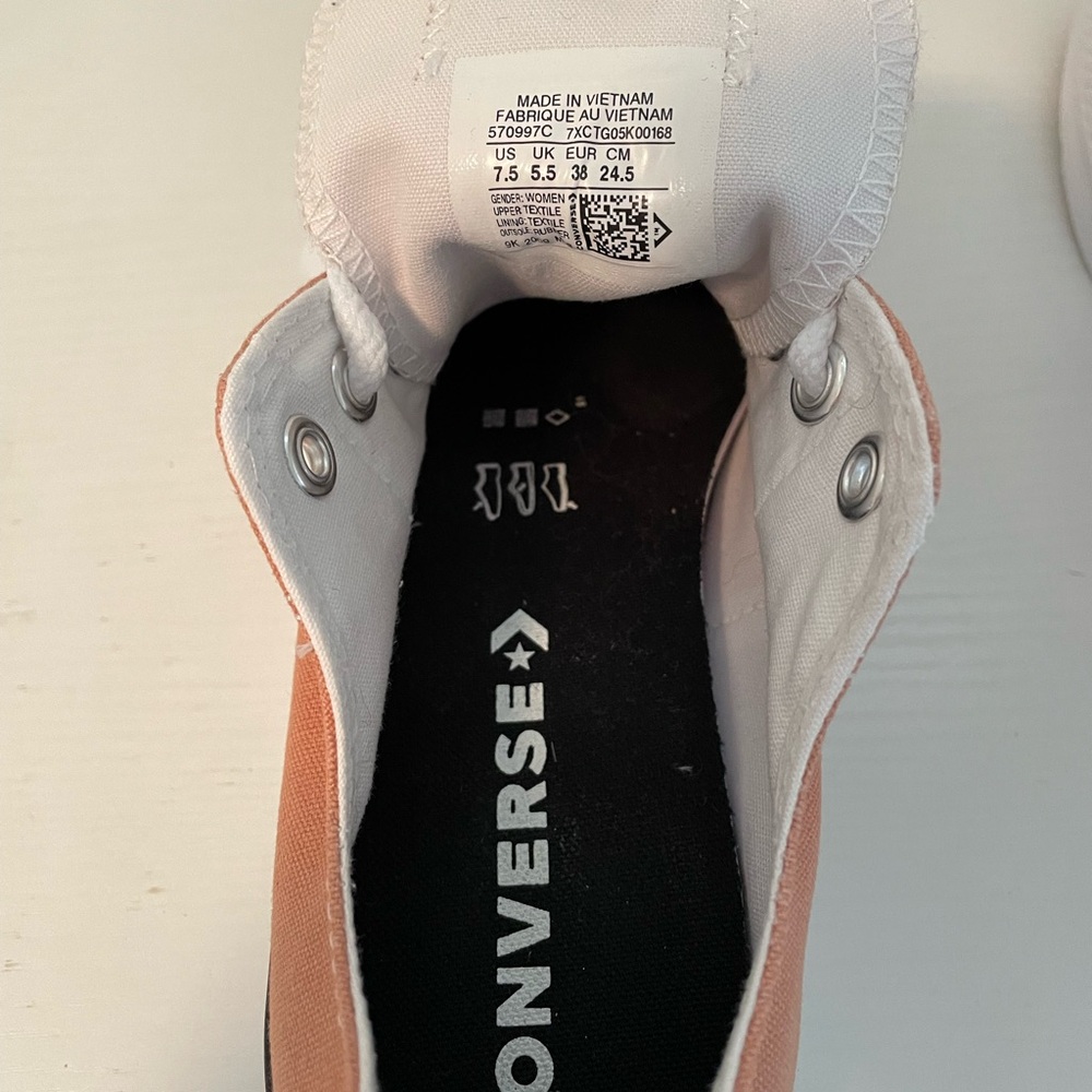 Converse Chuck Taylor Platform Sneaker - Picture 5 of 5